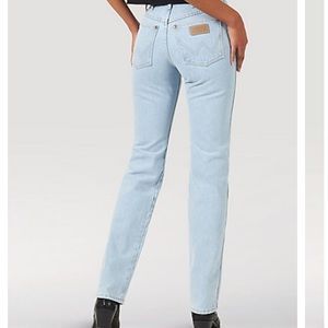 WOMEN'S WRANGLER® COWBOY CUT® SLIM FIT JEAN IN BLEACH size 9/32